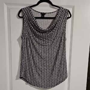 Ann Taylor Black and White Geometric Blouse